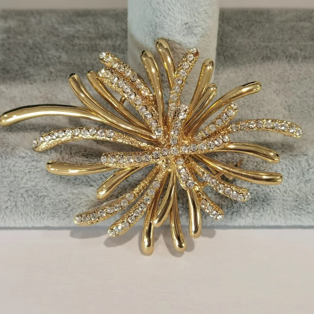 brooch - Picture 3 of 4